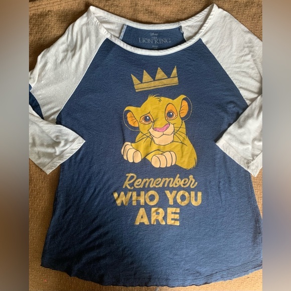 Disney Tops - Women’s Large Disney The‎ Lion Kong Simba Remember Who You Are 3/4 Sleeve Tshirt